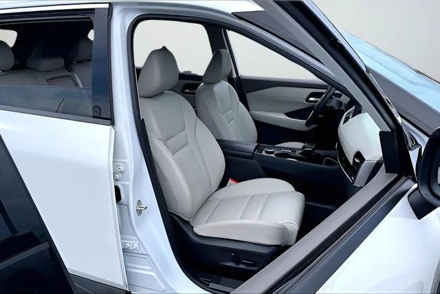 Used 2024 White Nissan SL image 25