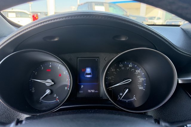 Used 2018 Teal Green Toyota XLE image 13