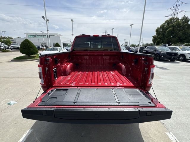 Used 2023  Ford Lariat image 27