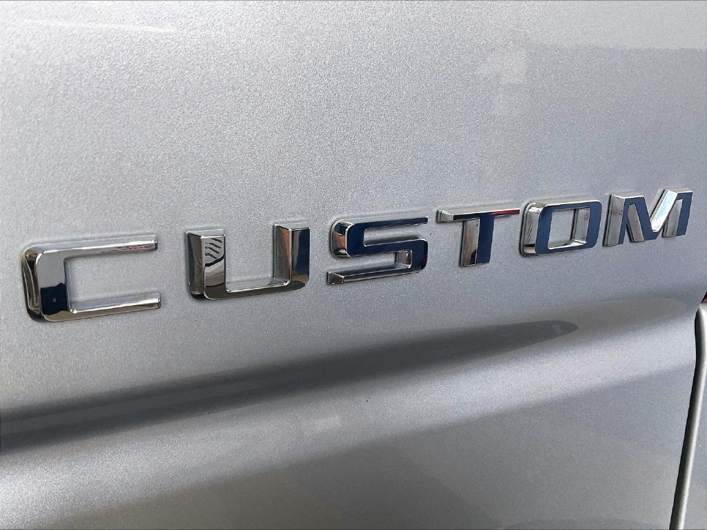 Used 2021 Silver Chevrolet Custom image 28