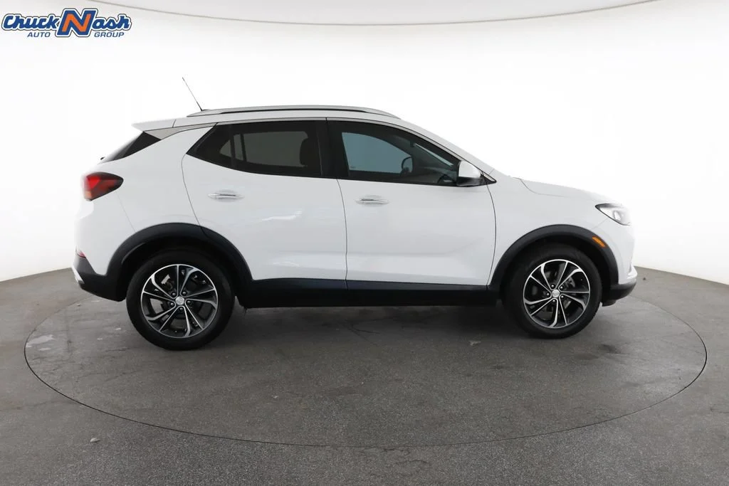 Used 2022 SUMMIT WHITE Buick Essence image 14