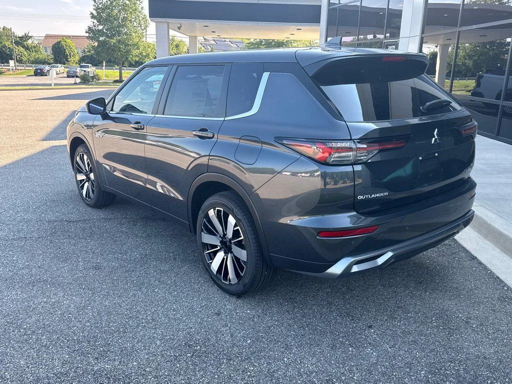 New 2026 Graphite Gray Mitsubishi SE S-AWC image 6