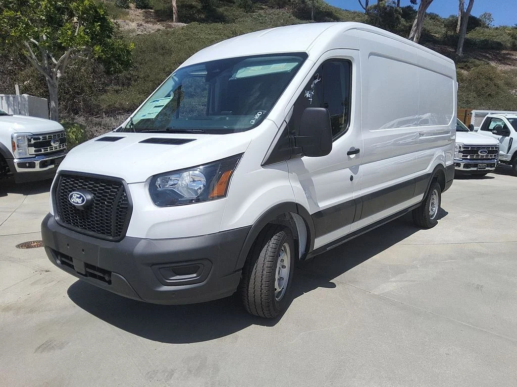 New 2026 Oxford White Ford Base image 2