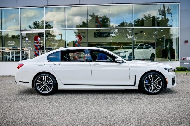 Used 2022 WHITE BMW 750i xDrive image 4