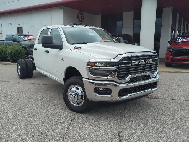 New 2026 Bright White Clearcoat RAM Tradesman image 3