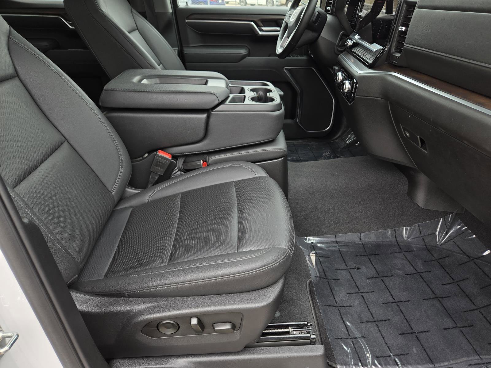 Used 2025 Summit White GMC SLT image 29