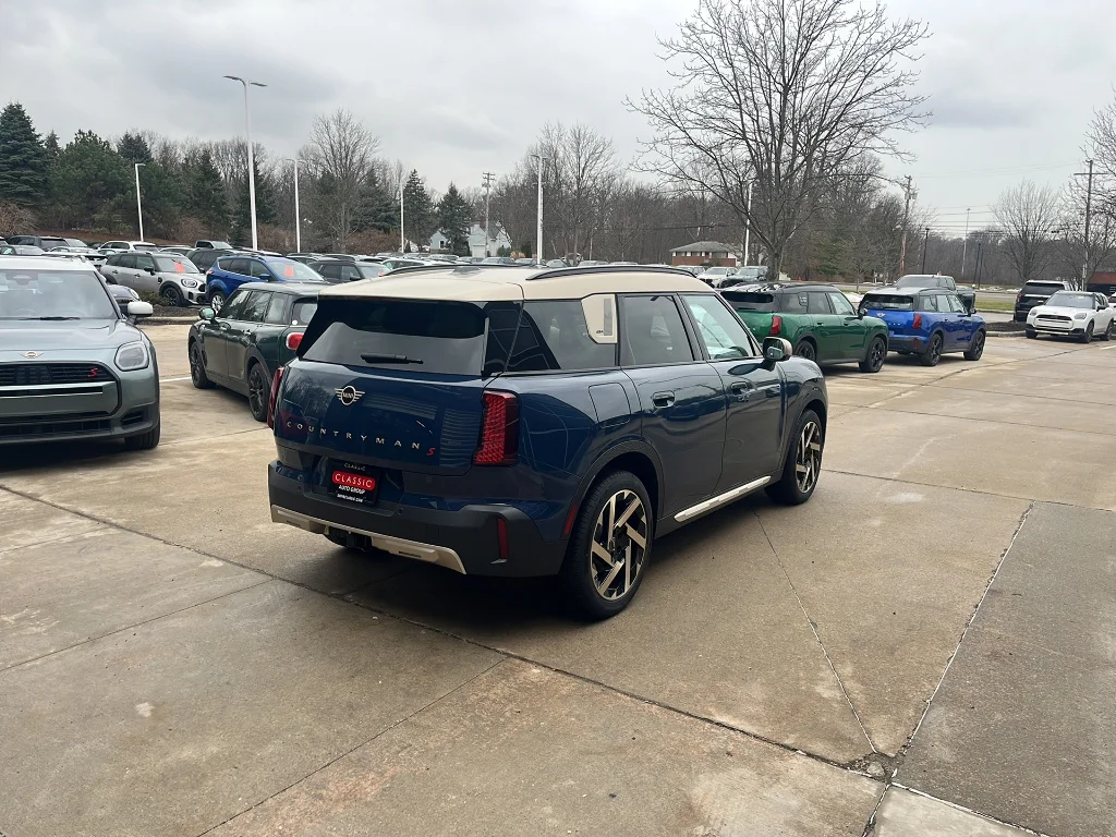 New 2026 Indigo Sunset Blue Metallic MINI Iconic image 3