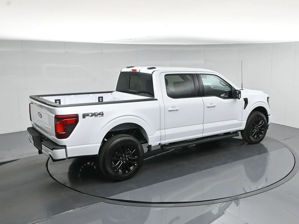 New 2026 Oxford White Ford XLT image 41