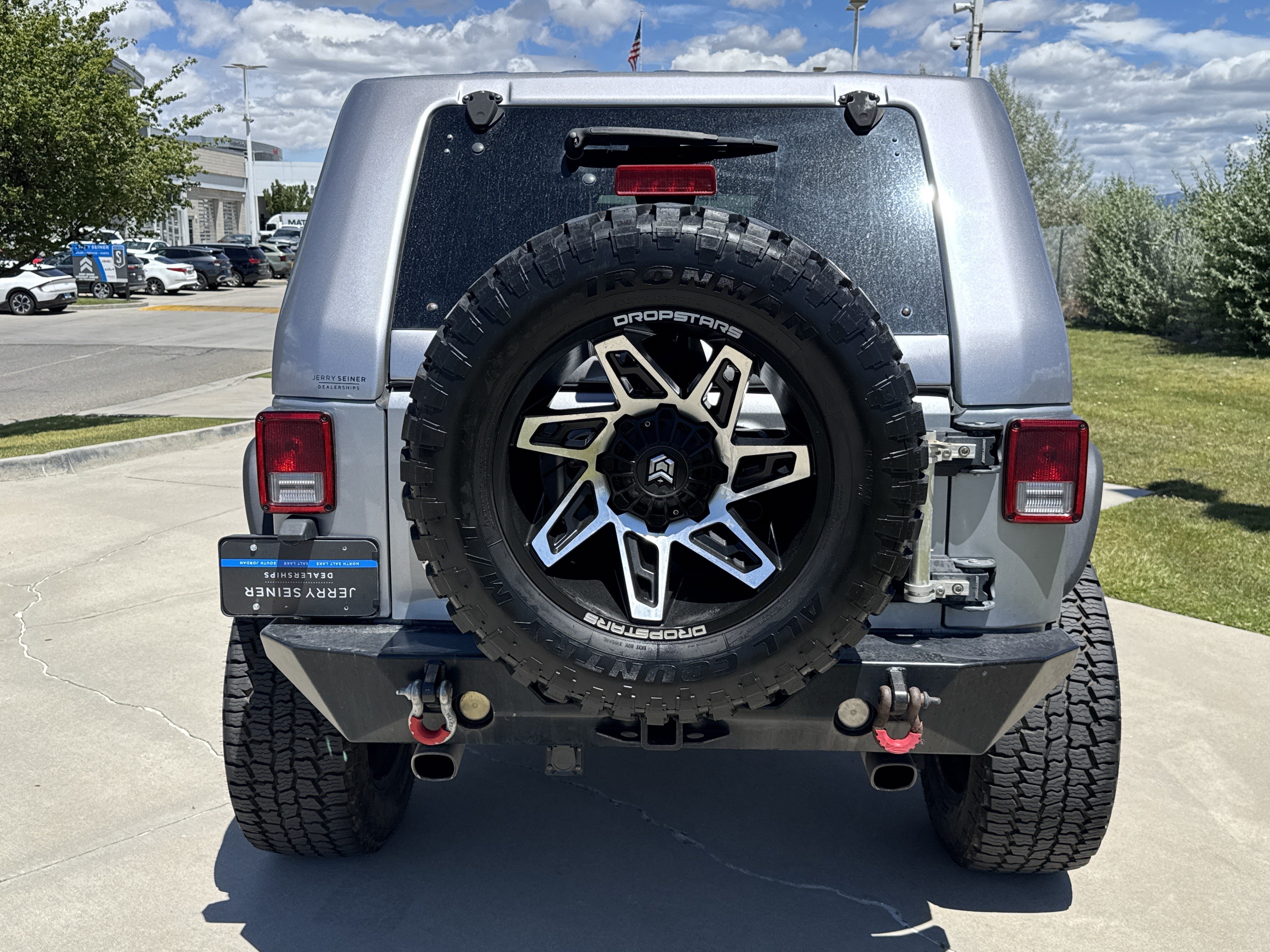 Used 2018 Silver Jeep Rubicon 4x4 image 4