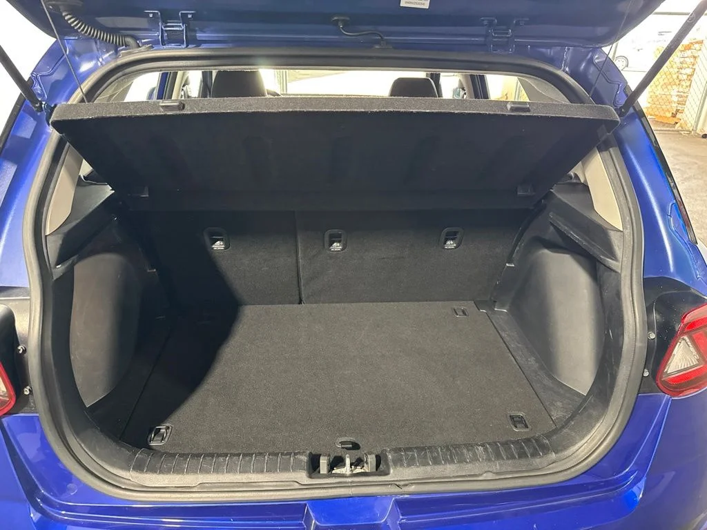Used 2025 Blue Hyundai SE image 21