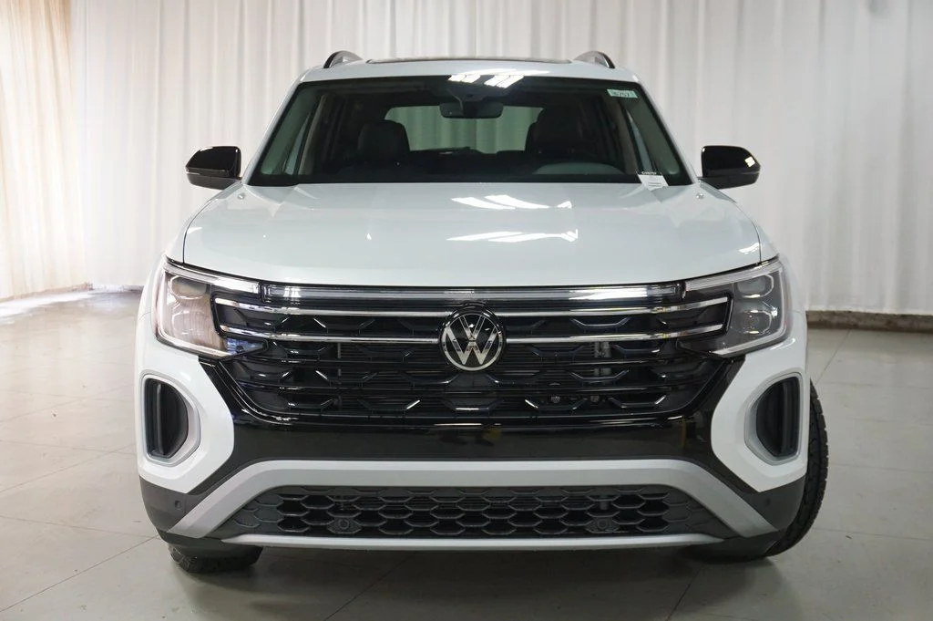 New 2026 Opal White Volkswagen Peak Edition image 5