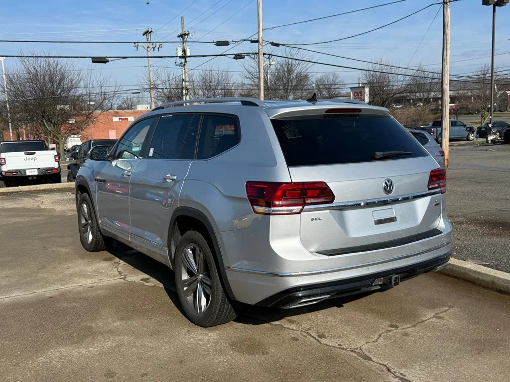 Used 2018 Silver Volkswagen SEL image 8