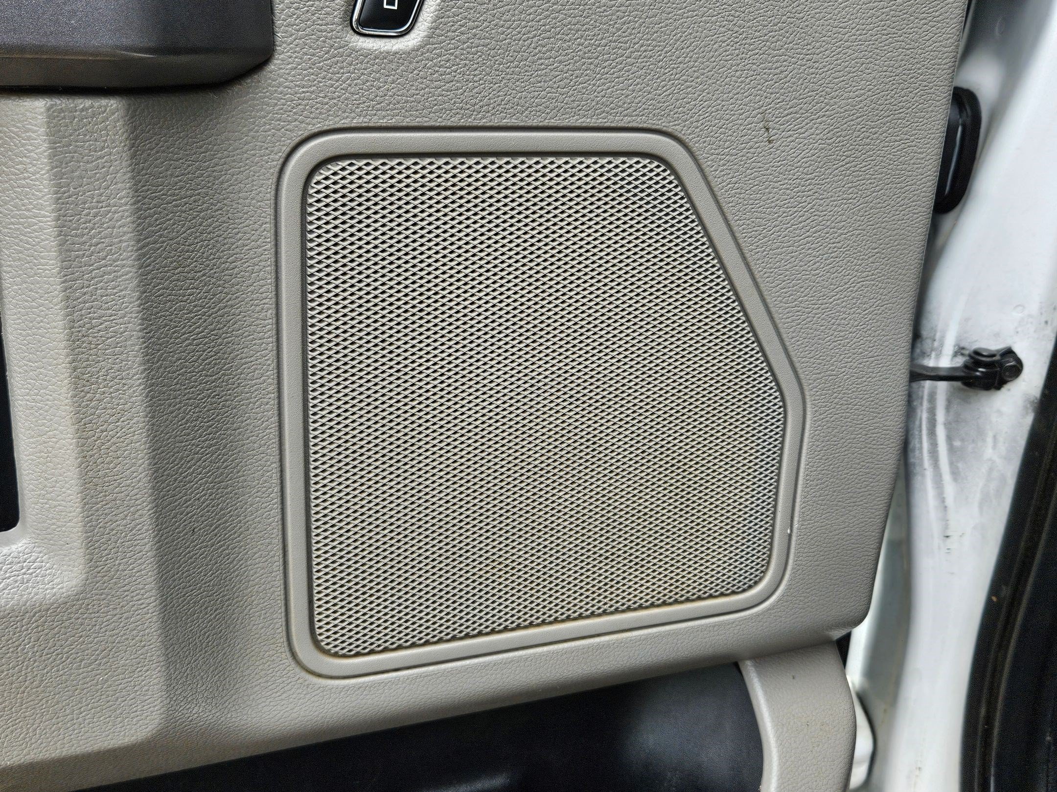 Used 2020 Oxford White Ford XLT image 12