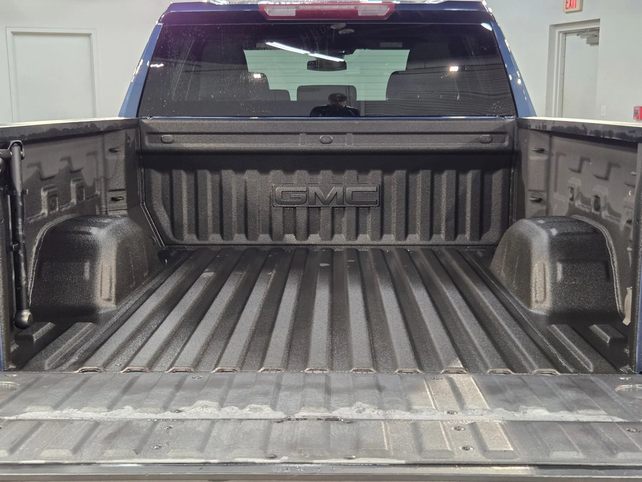 Used 2022 Pacific Blue Metallic GMC SLT image 18