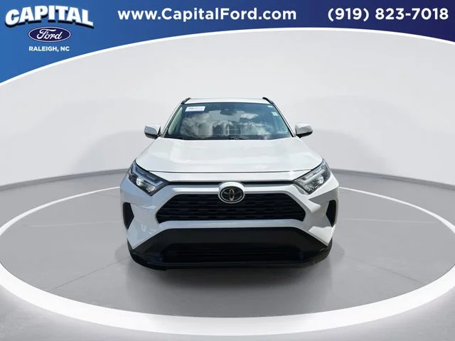 Used 2023 White Toyota XLE image 3