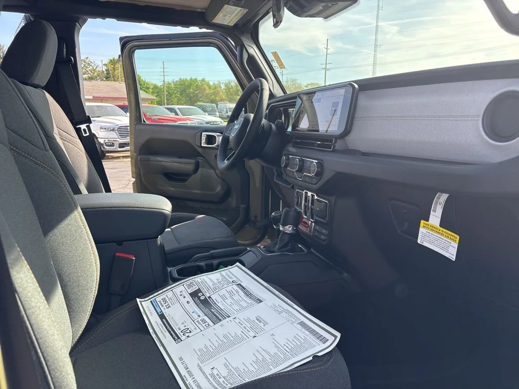 2025 Jeep Wrangler 4-Door Willys - Photo 10
