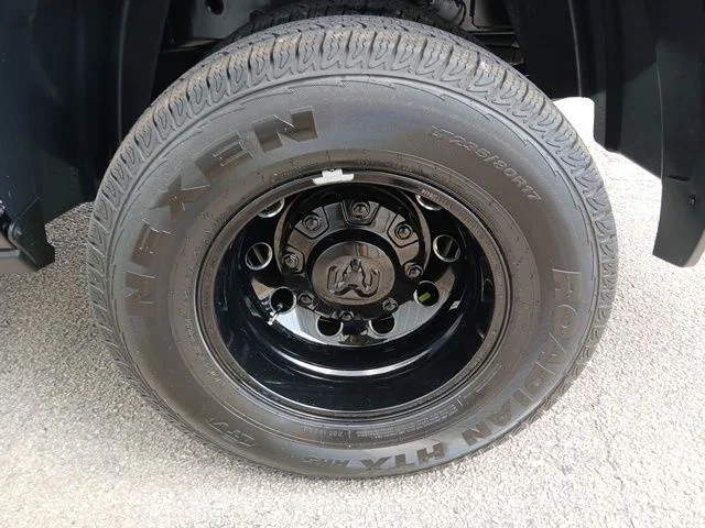 New 2026 Diamond Black Crystal Pearl-Coat Exterior Paint RAM Laramie image 69