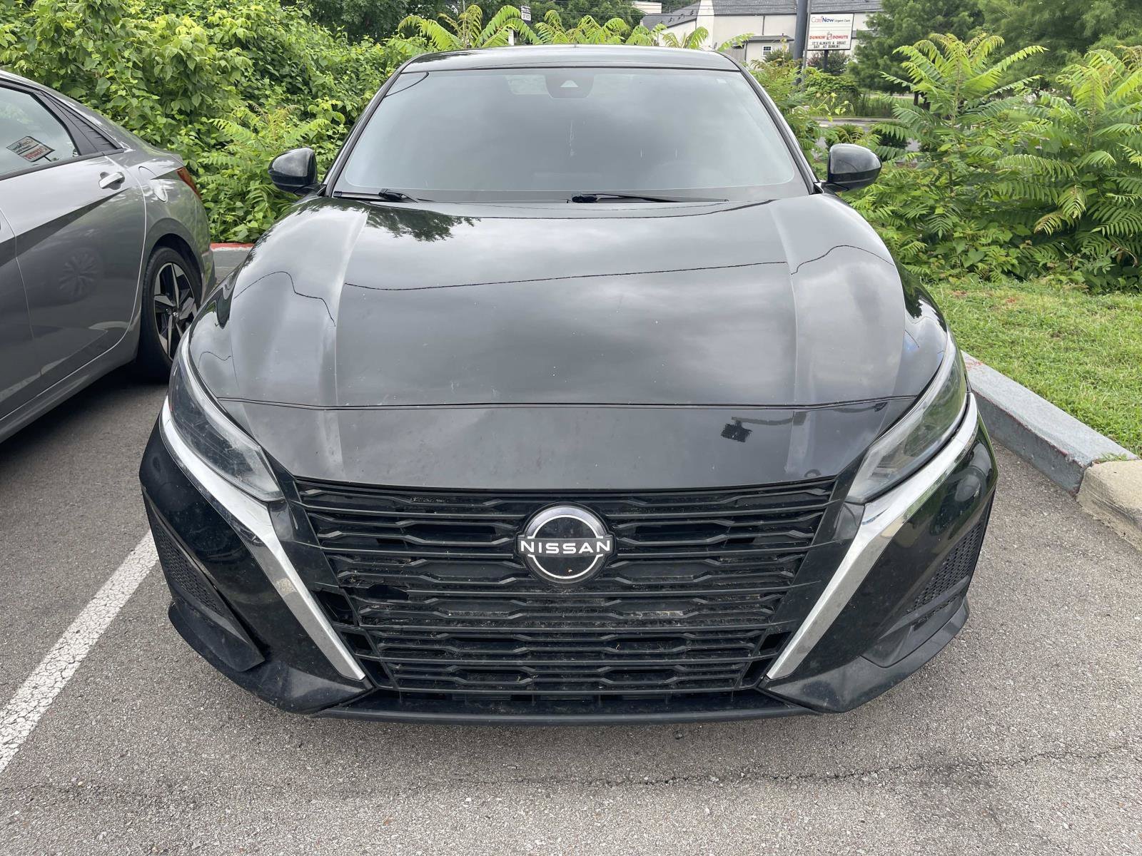 Used 2023 Super Black Nissan 2.5 SV image 2
