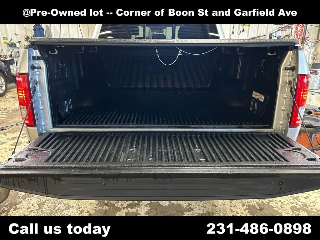 Used 2015 Silver Ford Lariat image 27