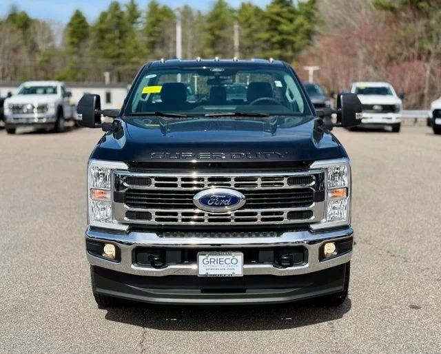2025 Ford F-350 Super Duty Chassis Cab XL - Photo 10