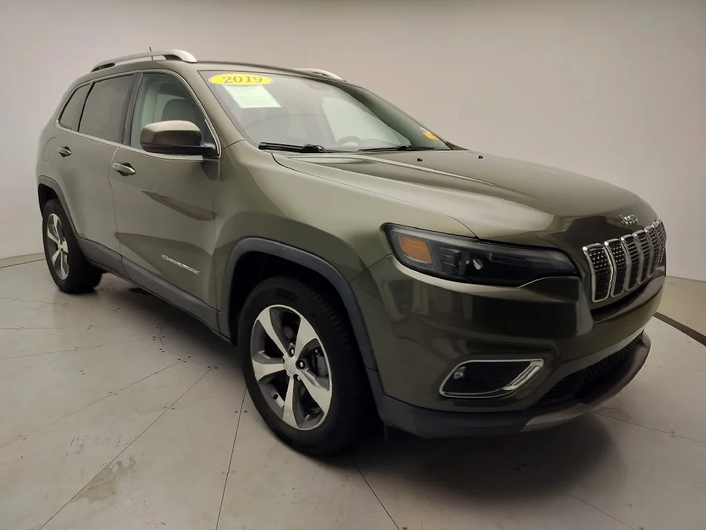 Used 2019 Jeep Cherokee Limited with VIN 1C4PJMDX7KD227935 for sale in Wilmington, NC