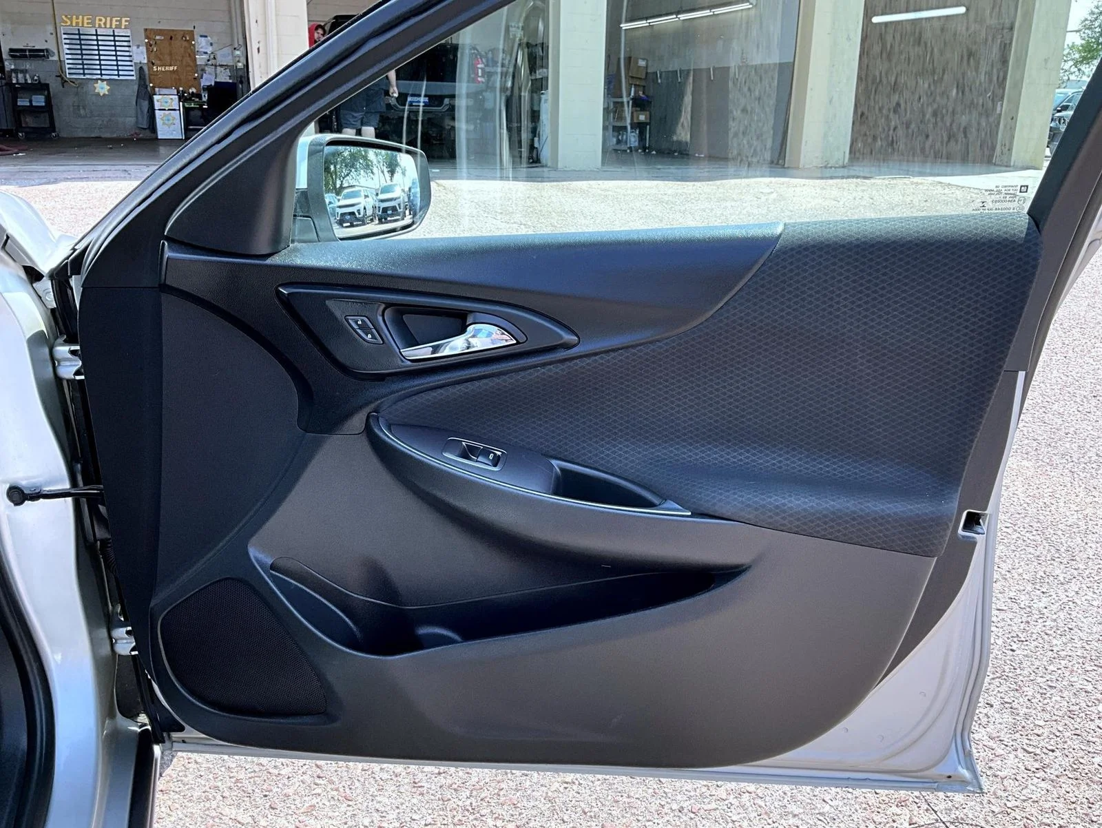 Used 2018 Silver Chevrolet LT image 17