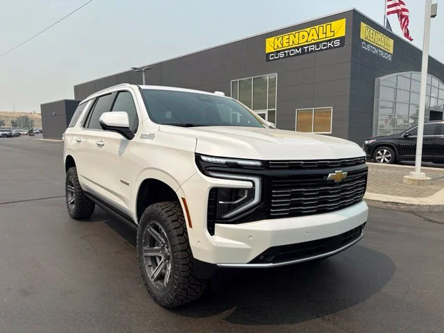 Used 2025  Chevrolet High Country image 4