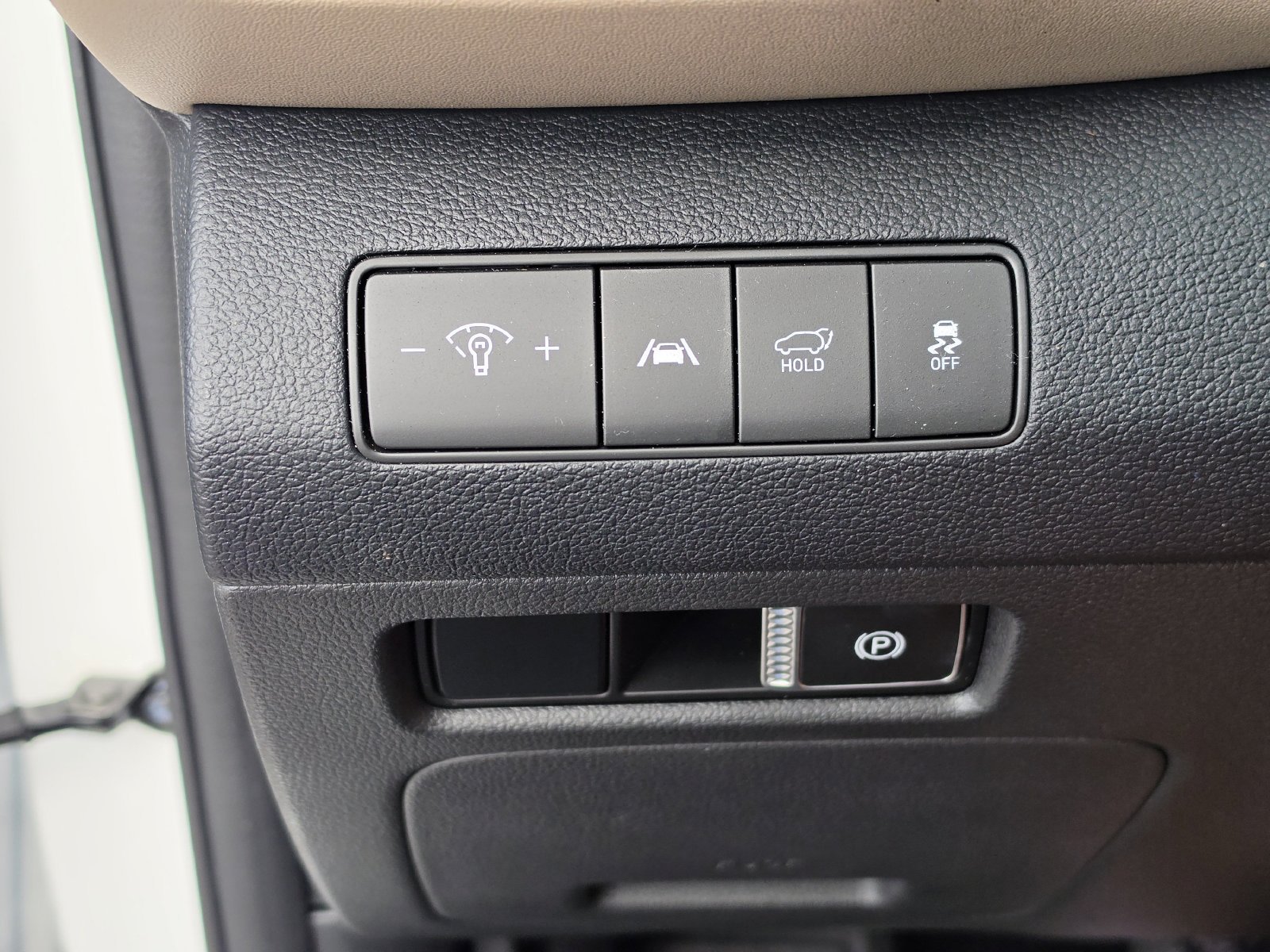 Used 2023 White Hyundai SEL image 30