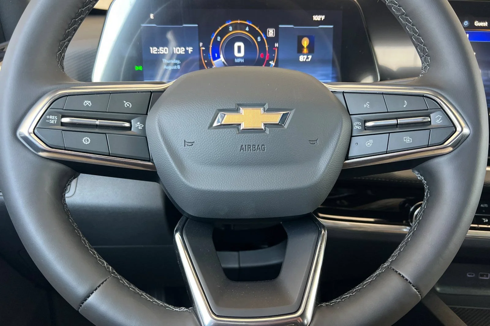 New 2027 Summit White Chevrolet LT image 23