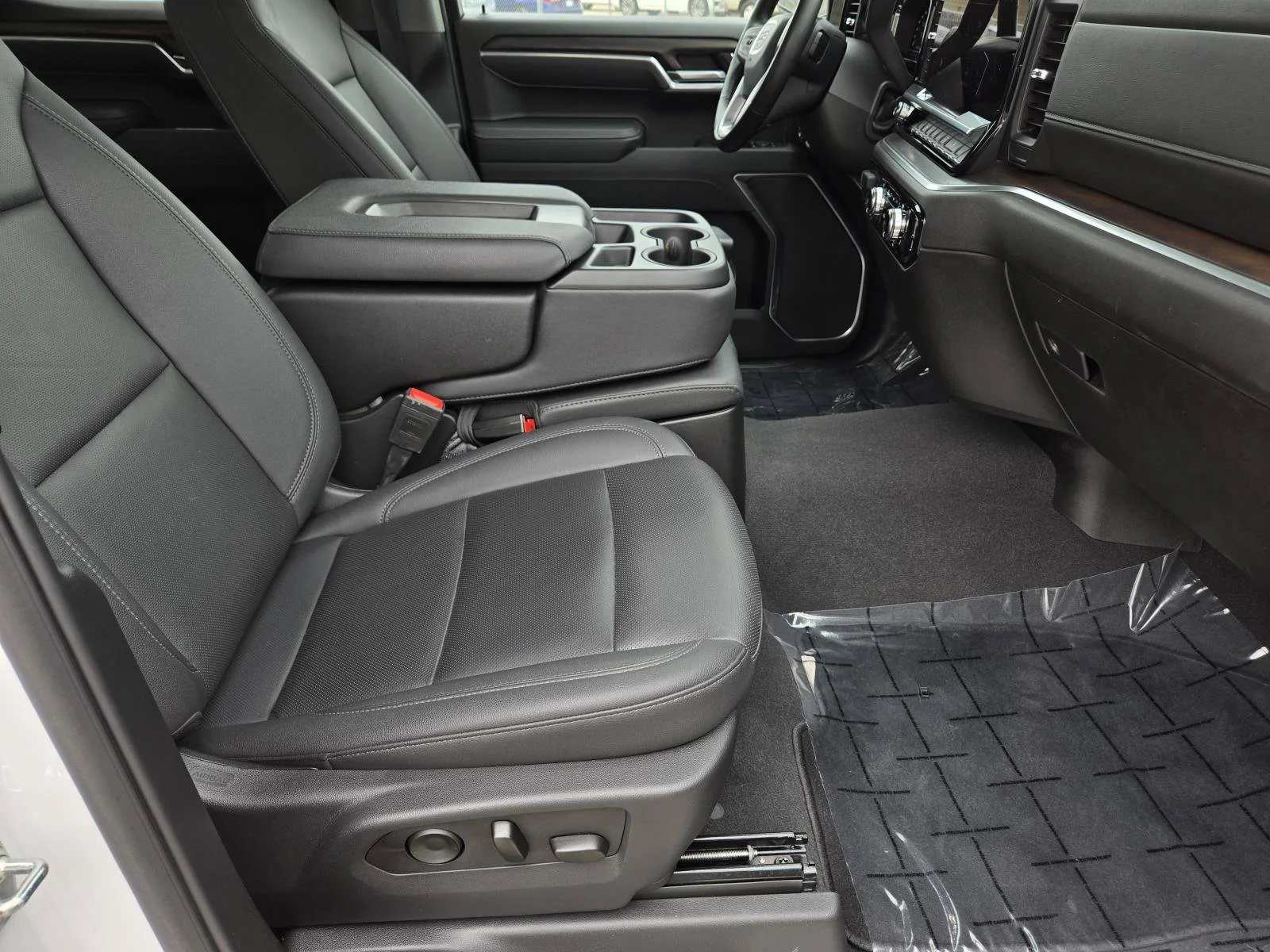 Used 2025 Summit White GMC SLT image 29