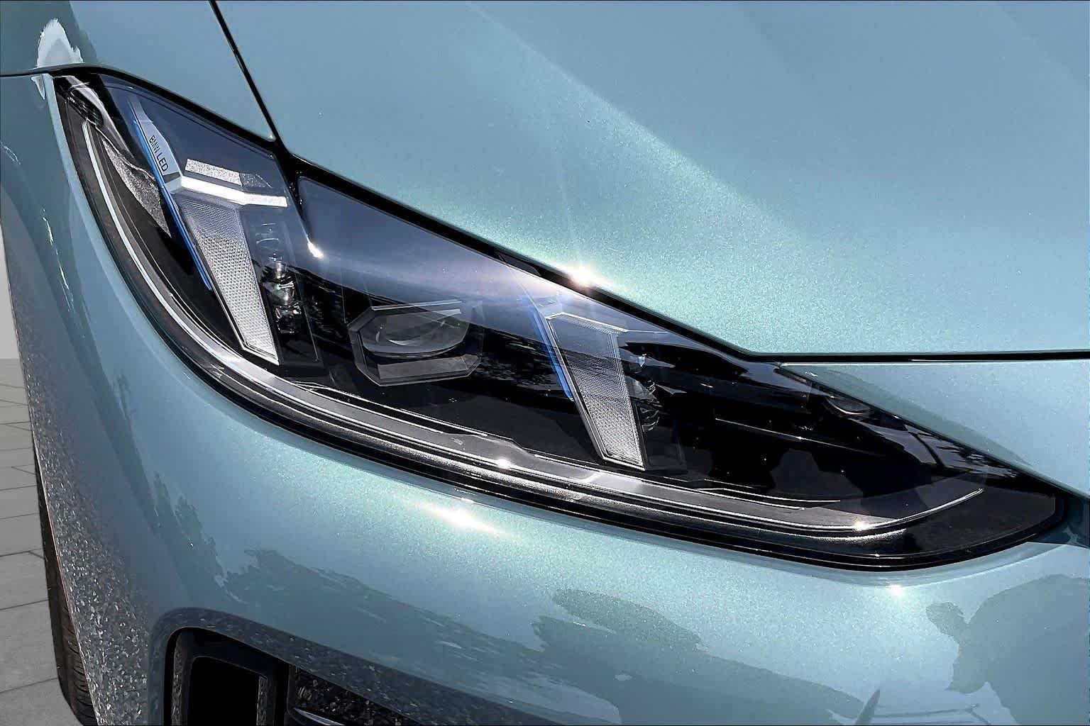 Used 2025 Cape York Green Metallic BMW M50 image 28