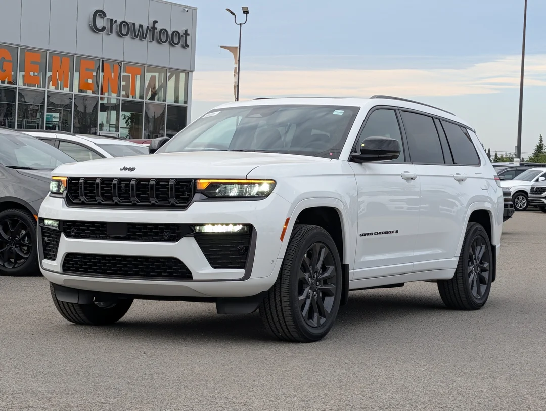 New 2026 White Jeep Limited Reserve - - 4x4 - Nappa Leather Seats - Dual-Pane Sunroof - Navigation & More! image 4