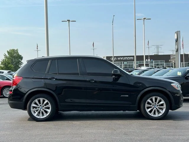 Used 2017 Black BMW xDrive28i image 9