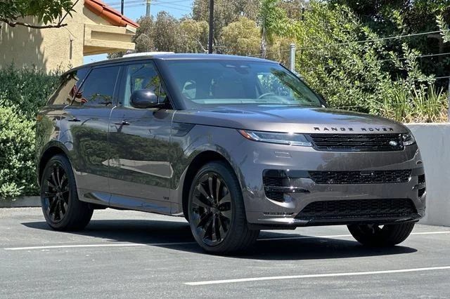 New 2026 Charente Grey Land Rover Dynamic SE image 7