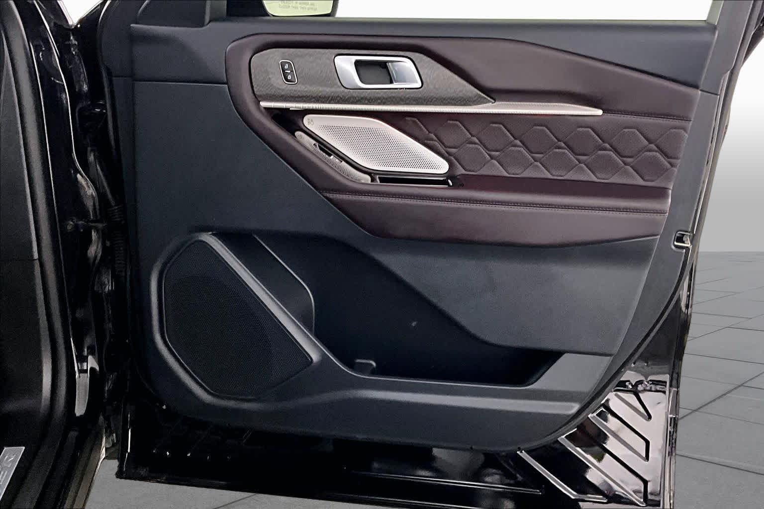 Used 2025 Agate Black Ford Platinum image 21