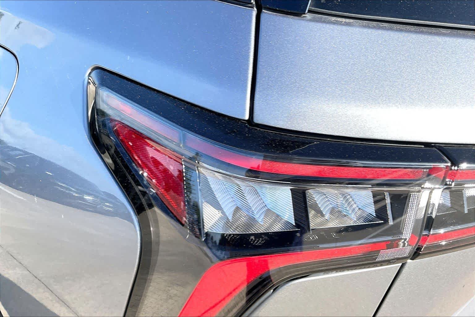 Used 2025 Sterling Gray Metallic Chevrolet LT image 27