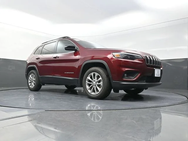 Used 2022 Red Jeep Latitude Lux image 20
