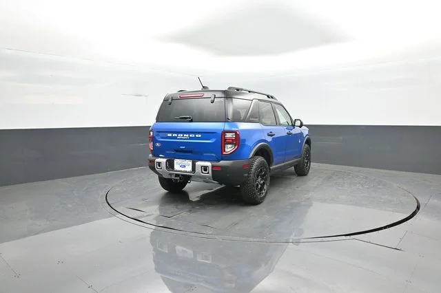 New 2026 Velocity Blue Metallic Ford Outer Banks® image 7