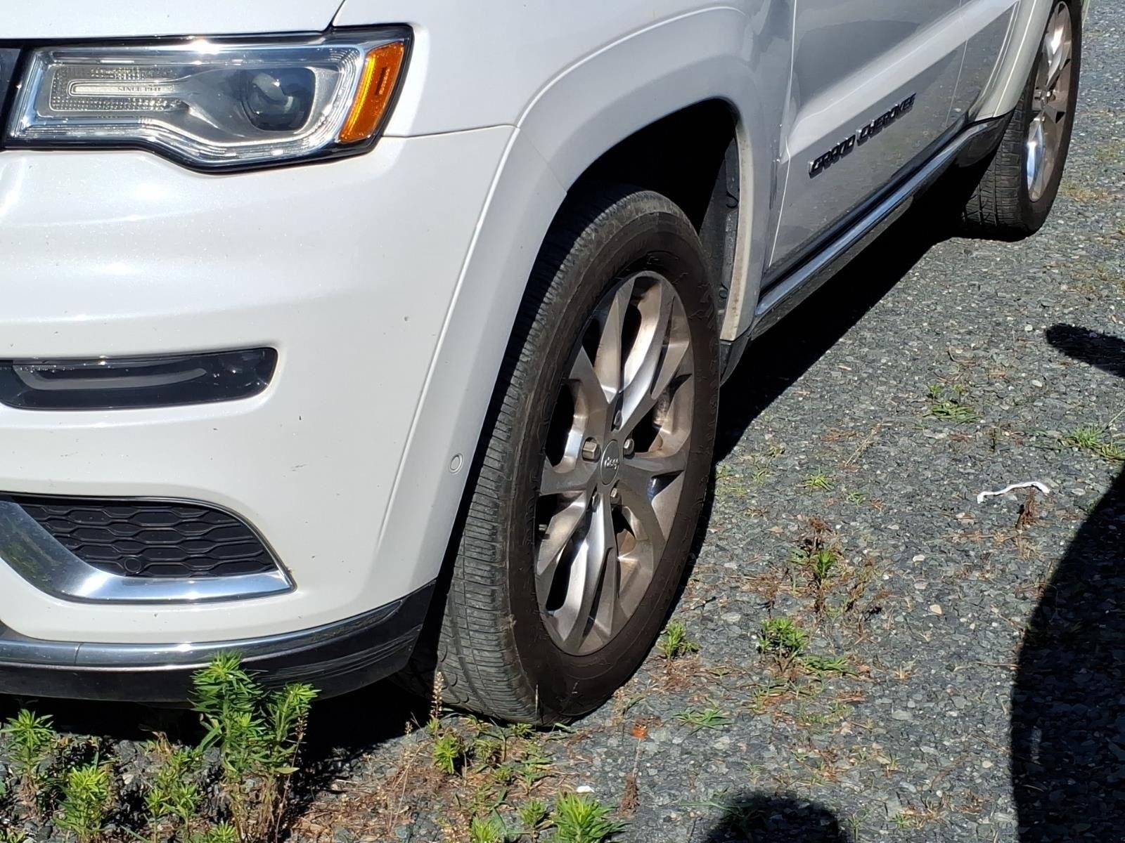 Used 2021 Ivory 3-Coat Jeep Summit image 3