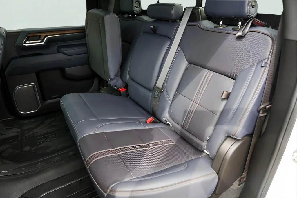 Used 2024 White Chevrolet High Country image 28