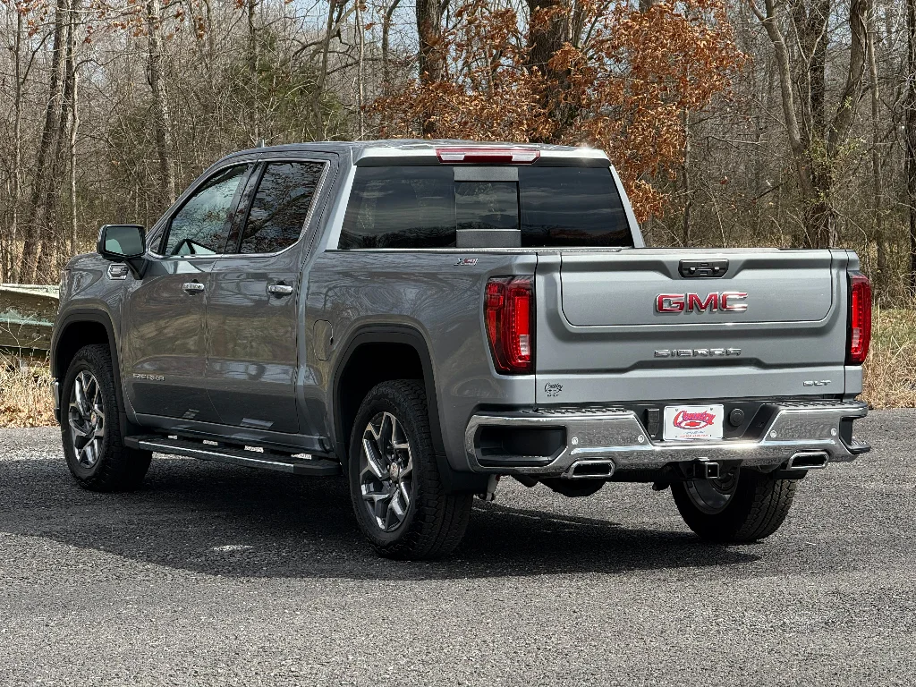 2026 GMC Sierra 1500 SLT - Photo 7