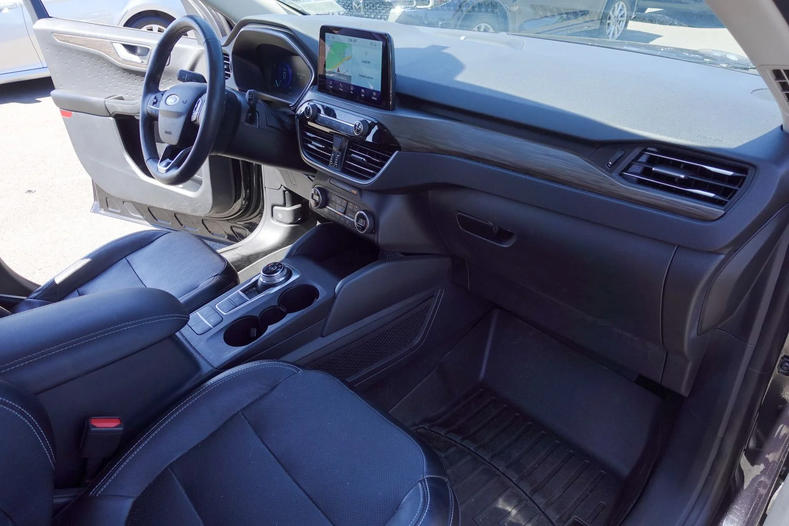Used 2020 Black Metallic Ford Titanium image 11