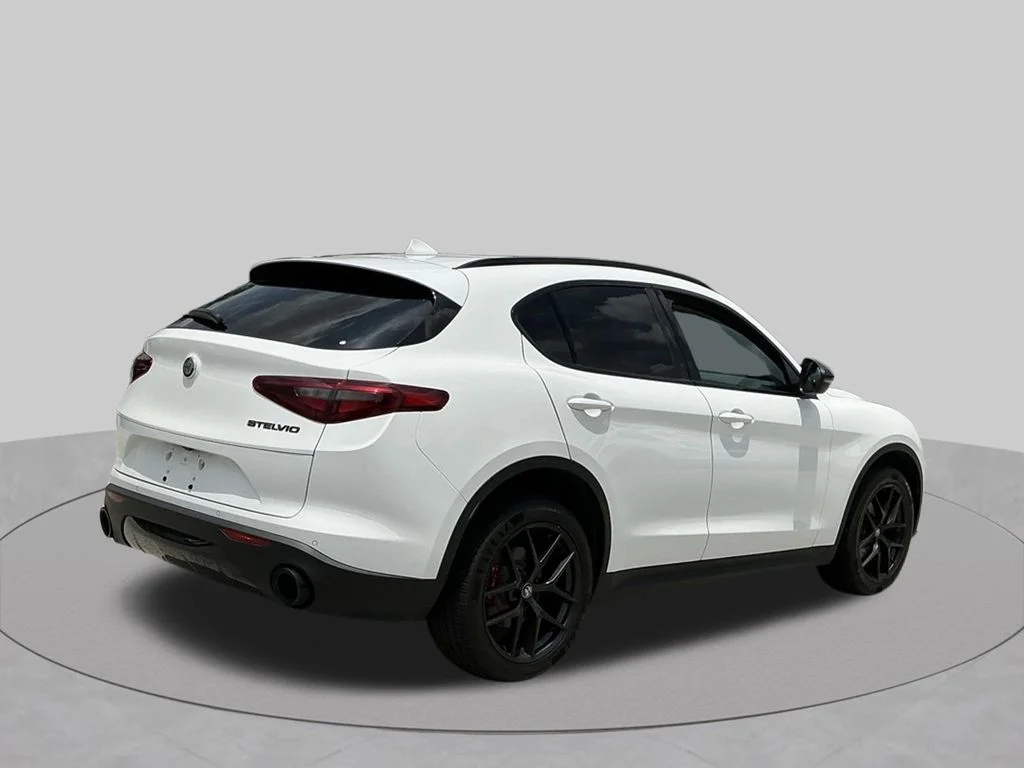 Used 2019 White Alfa Romeo Base image 11