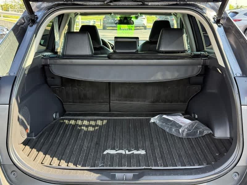 Used 2023 Magnetic Gray Metallic Toyota XLE Premium image 7