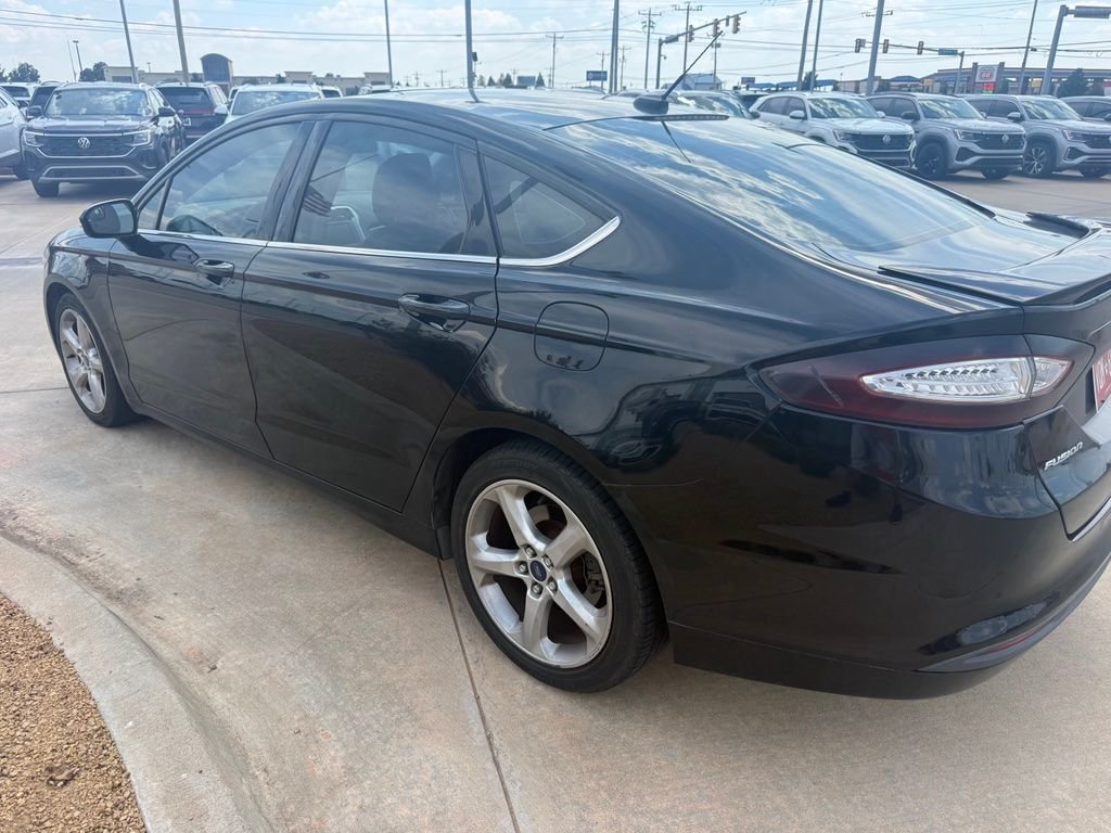 Used 2016 Black Ford SE image 5