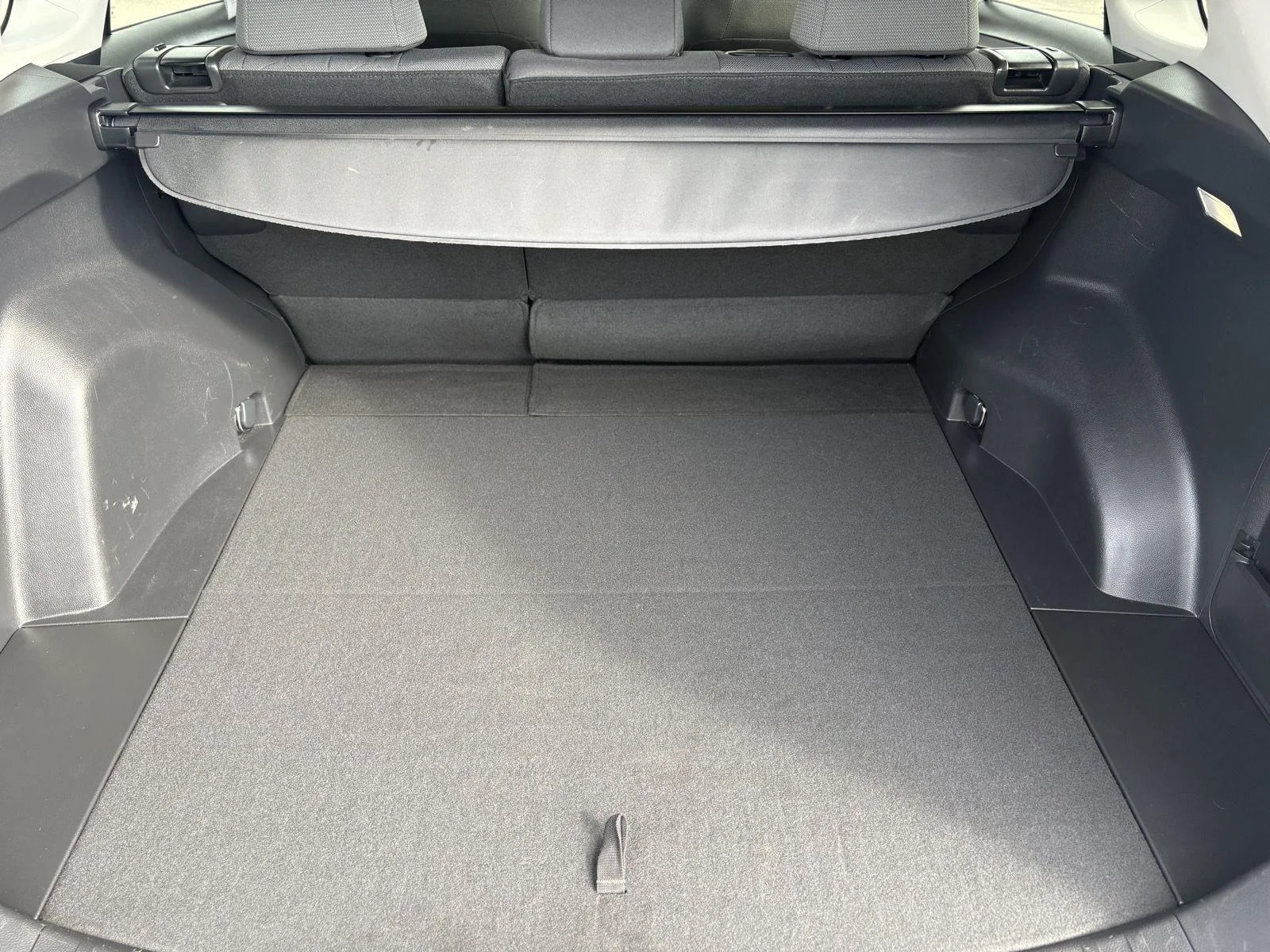 Used 2022 Silver Sky Metallic Toyota Hybrid XLE image 35