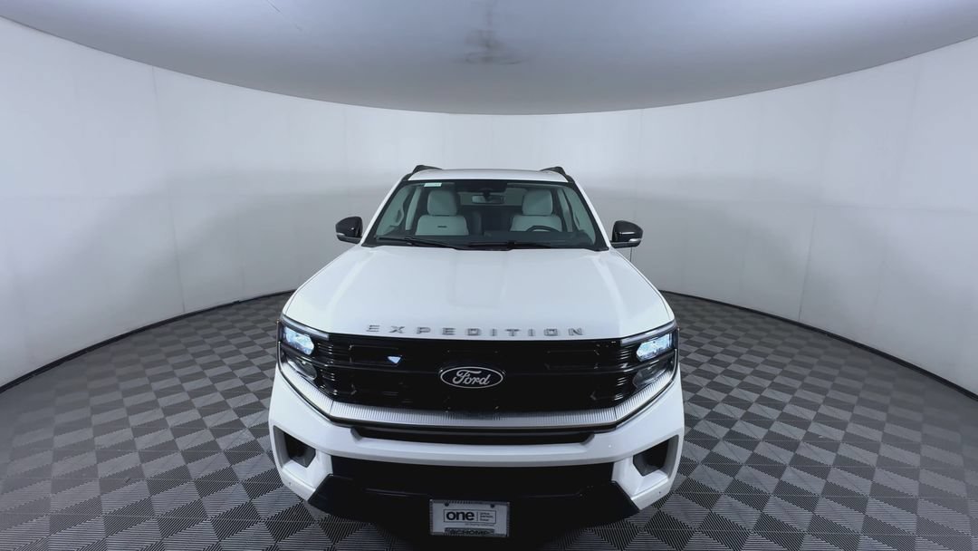 New 2027 Star White Metallic Tri-Coat Ford Platinum image 3