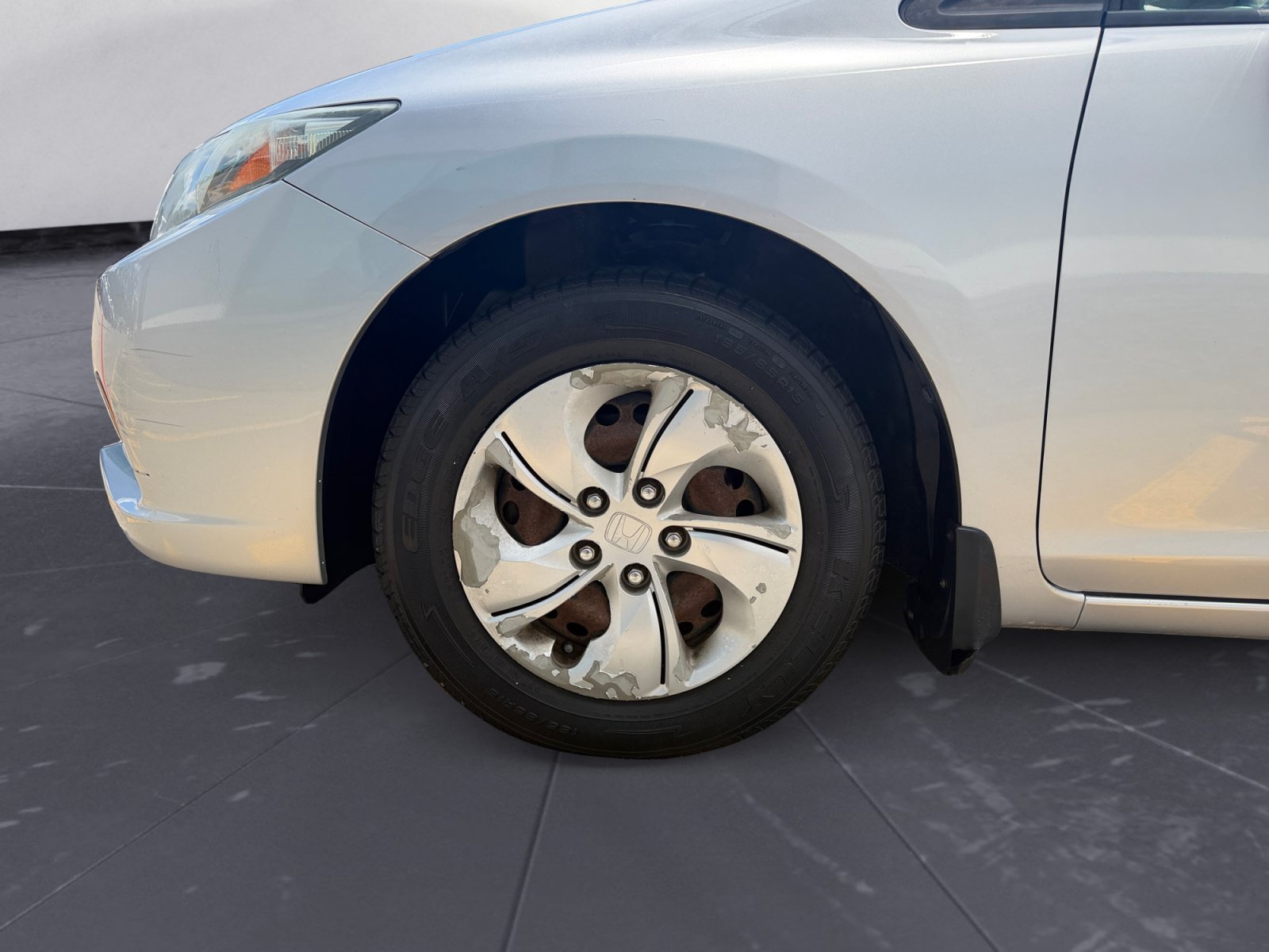 Used 2015 Silver Honda LX image 38