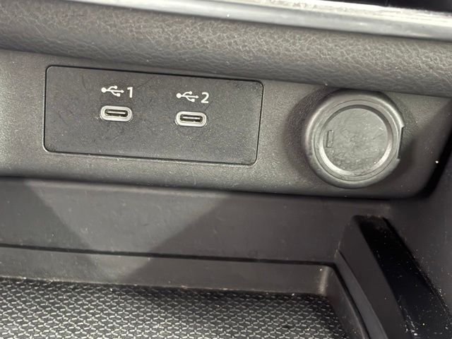 Used 2025 Beige/tan Nissan SV image 29