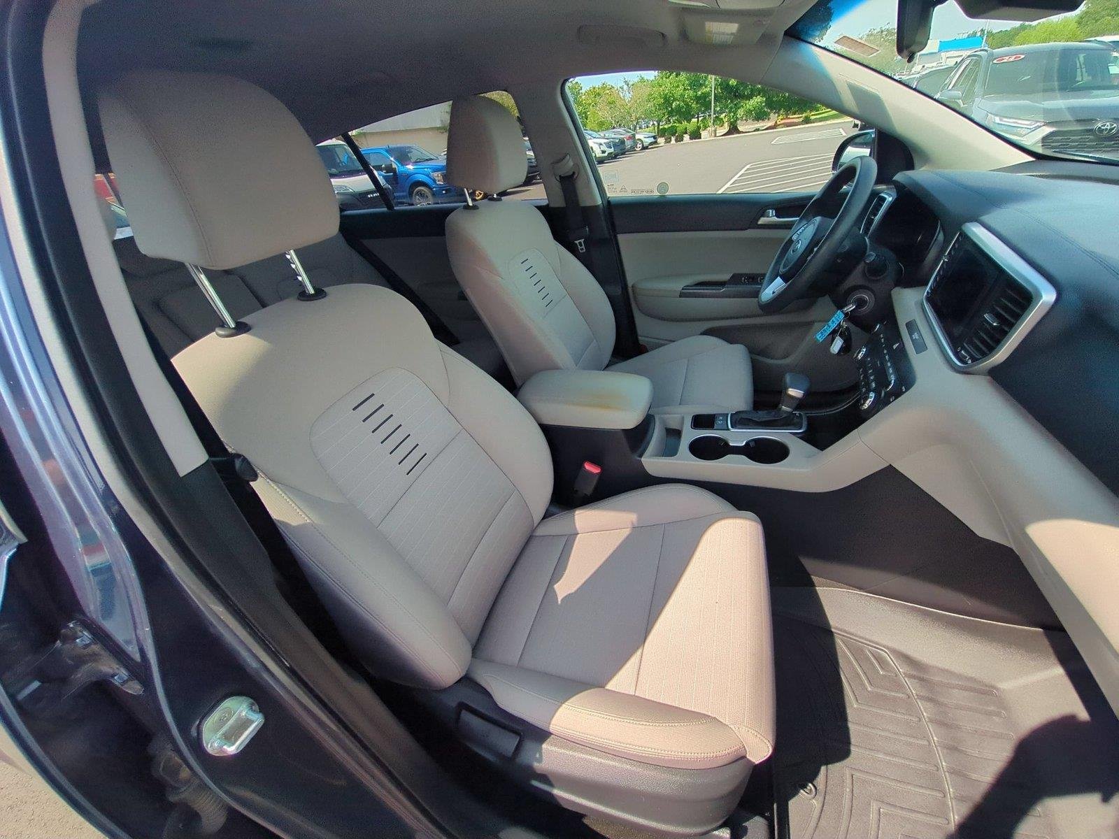 Used 2020 Pacific Blue Kia LX image 35